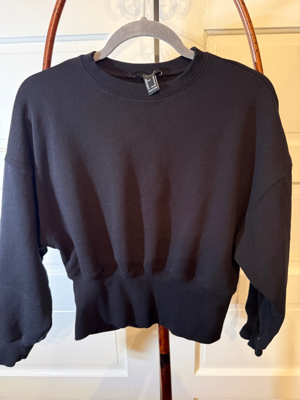 Cropped Black Sweatshirt Boxy Crewneck Minimalist Casual M